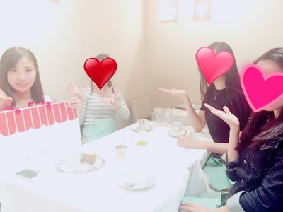 親友たちと…♡ - 画像2
