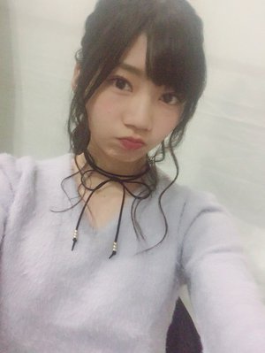 自撮りでカメラ目線が苦手 - 画像3
