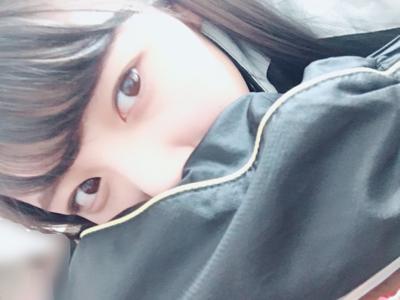 靴下     河田陽菜のサムネイル