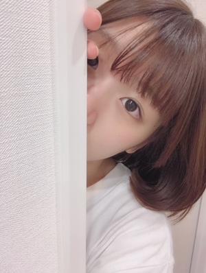 ひょっこり😚のサムネイル