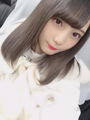 信号待ちをしてて、ふとちょっとした会話が聞こえてきたんですけど、数人の女子高生達がひらがなけやきが好きなんだ~と話をしてて、たくさんメンバーの名前が聞こえて来たんです。すごく嬉しくなって、心の中でありがとうと思いながら青信号を渡っていきました。ちょっとつまずいて転けそうになったのは見られていないはず、と言うかまず気づいてないか。。。のサムネイル