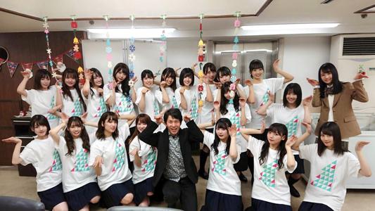 信号待ちをしてて、ふとちょっとした会話が聞こえてきたんですけど、数人の女子高生達がひらがなけやきが好きなんだ~と話をしてて、たくさんメンバーの名前が聞こえて来たんです。すごく嬉しくなって、心の中でありがとうと思いながら青信号を渡っていきました。ちょっとつまずいて転けそうになったのは見られていないはず、と言うかまず気づいてないか。。。 - 画像4