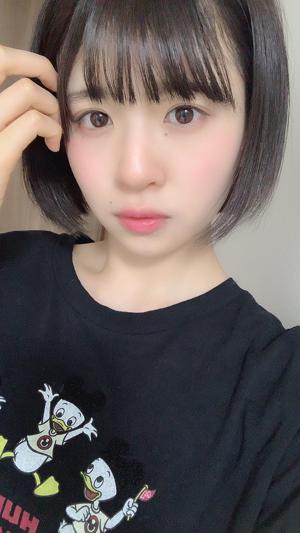 本日は富田鈴花のお誕生日です。昨日と明日は何の日でしょう！のサムネイル