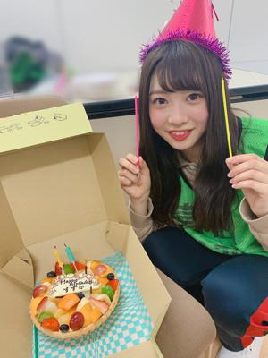 18歳になりました。富田鈴花です！のサムネイル