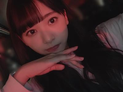 前の車に照らされて、えらいカオが赤いですが、のサムネイル