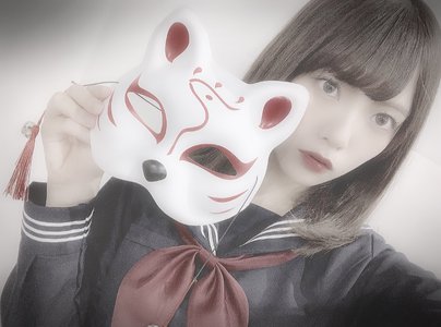 カラフルな光に背を向けて目にするは緋 - 画像2