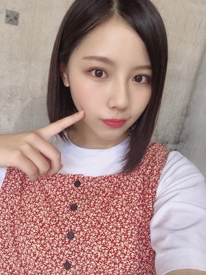 おでこ全開ガールのサムネイル