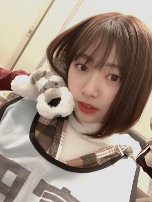 買った柿が硬かったので硬くなくなるまで買ったまま置いておくのだのサムネイル