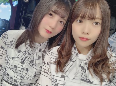 足元に眠る最愛のもじゃのサムネイル