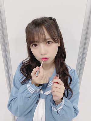 #リップ塗ってた子のサムネイル