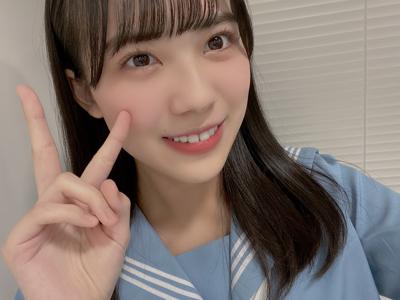 水色セーラー服のサムネイル