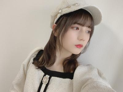 振り返れば平行線、ただ今歩いている道は紆曲している。人生をひとつの道に例えたとすると、一本線が引かれているのだと思う。だけど、現実をみれば、それは、うねり曲がった複雑な道に変わっているのではないだろうか。始まりと終わりがあっても、曲がれば曲がるほどゴールは遠く感じるもの。 - 画像2