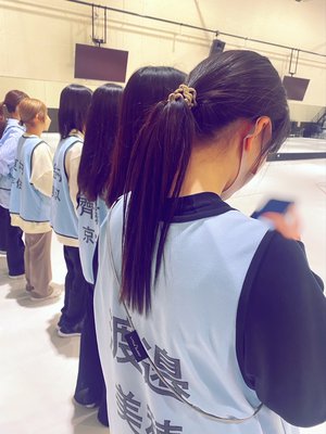 ひだまりのようにあったかくて優しい背中 - 画像1