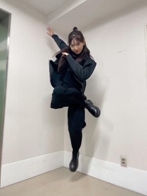 前髪がぱっくり割れていてちょっぴり恥ずかしいけど、いい感じに飛べた気がするので載せたかった🕴のサムネイル