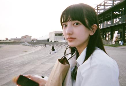 徐々に厳しい寒さも和らぎ、春の陽気を感じられるように...などと堅苦しいオープニングは性に合いません。 小西夏菜実 - 画像2