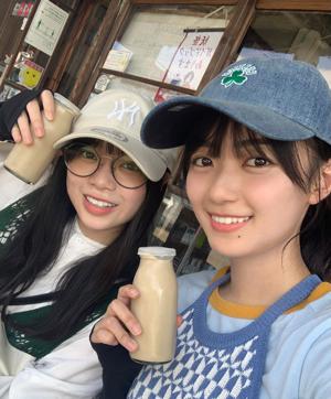 砂丘の中からコンニチハのサムネイル