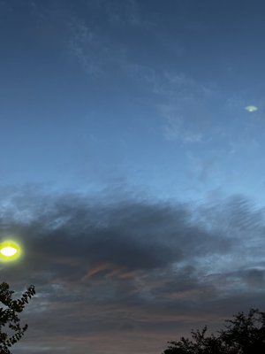なんてことない日の夕方の空のサムネイル