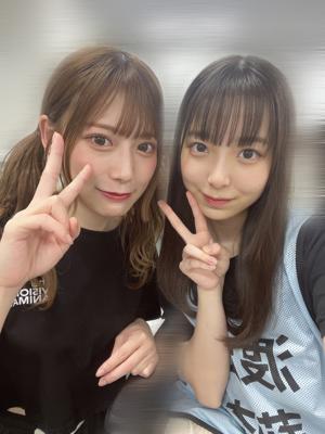 りなしと梨と隣の莉奈とのサムネイル