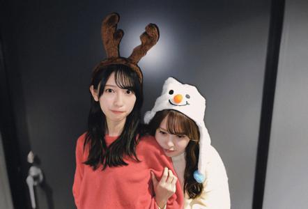 悲しい時の魔法手をグーにして胸にポンポン当てるのサムネイル