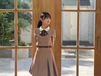 秋色の制服に身を包みのサムネイル