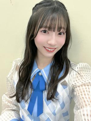 優しい笑顔のサムネイル