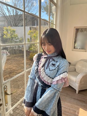 胸元のリボンを大切に。のサムネイル