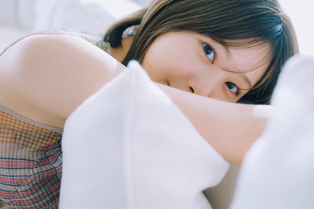 富田鈴花1st写真集 - 画像5