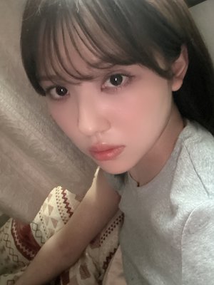 あまりにも実家感溢れるベッドカバーで失礼します、、。のサムネイル