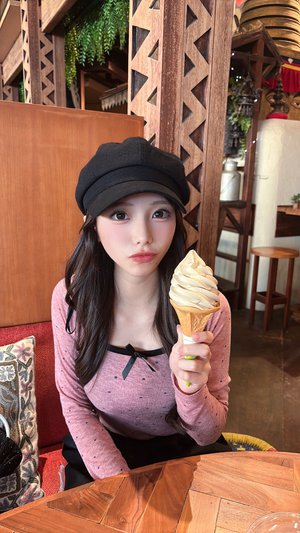 暑かったからアイス食べた！なに味でしょう😋💭みんな世界卓球観てますか？！！！！🤩🏓 - 画像4