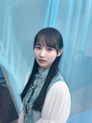 光に照らされる雨はまるで花火のようだのサムネイル