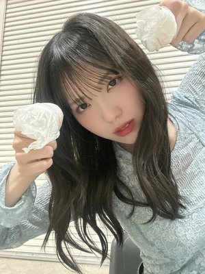 「どの自撮りを載せようか」と、写真フォルダを見返して頭抱えてる今 - 画像1
