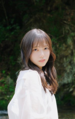 アイスは必ず透明なスプーンで口に運ぶ正源司陽子のサムネイル