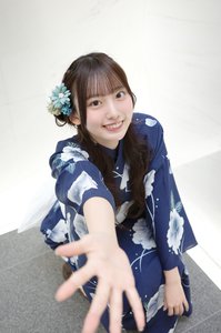 手探りやっと掴んだ手のサムネイル