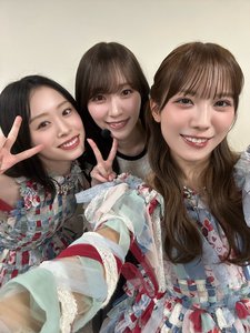 アイスを袋から出し切らずに、持ち手を袋で覆いながら食べ進める人。皆友達。 - 画像9