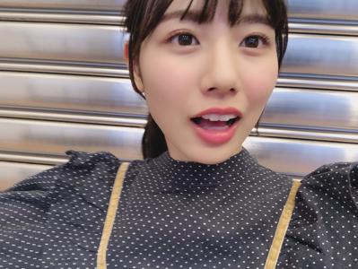 ケータイの画面シールに気泡ができてしまった   河田陽菜