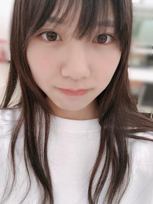 右と左  河田陽菜 - 画像8