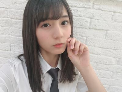前髪伸びたから切りたいけど、まだいいかなとか思ってたら、いつもの前髪が作れなくって悲しくなった朝 小坂菜緒 - 画像4