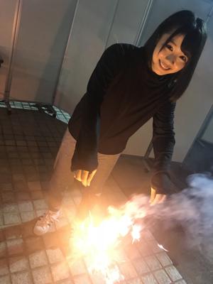 今日の朝洋服を決めていたらなんやねんこれ、と見た事のない袋があって恐る恐る開けてみたらこの前自分で買った服でした。怖い話に認定します - 画像2