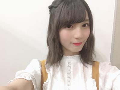 髪の毛を短くして洗うの楽になったと思ったら髪の毛細いのに量多いし乾かすの時間かかるし結局はもう同じ時間になるし。まぁ時短のために切ったんじゃないけどそのへんちょっと期待したんだけどね。寝るの遅くなるのは私のせいじゃないと信じてる…たぶん - 画像3