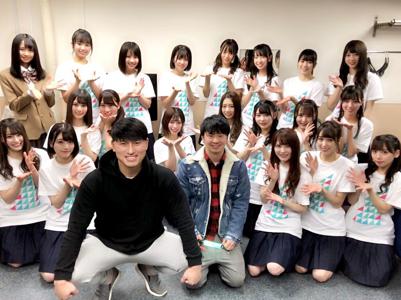 信号待ちをしてて、ふとちょっとした会話が聞こえてきたんですけど、数人の女子高生達がひらがなけやきが好きなんだ~と話をしてて、たくさんメンバーの名前が聞こえて来たんです。すごく嬉しくなって、心の中でありがとうと思いながら青信号を渡っていきました。ちょっとつまずいて転けそうになったのは見られていないはず、と言うかまず気づいてないか。。。 - 画像6