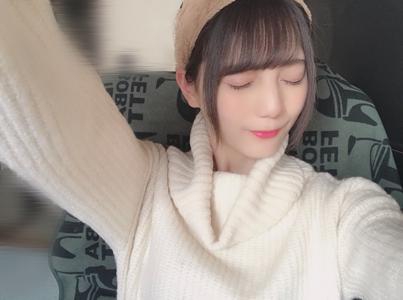 ある日、ホットチョコレートを飲んだんですけど。私は別に甘党じゃないんです、むしろちょっと苦手な方なのにデザインが可愛いからといってホイップがのっているホットチョコレートを飲んだ結果、甘すぎてダメだ~と言いながら1時間くらい我慢して飲んでました。ホットチョコレートってココアでしょなんて思ってた私への逆襲でした、、恐るべしホットチョコレート。。。 - 画像2