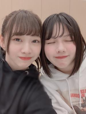 ドライヤーで私の髪の毛を乾かすのとお風呂上がりの犬を乾かすのどっちが早いかな〜 - 画像3