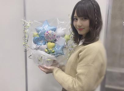 映画にハマり出すと、ほんとに抜けられないんですよね。今、すごく大好きな映画があって1人で見て盛り上がってます。気になる方は握手会とかで是非聞いて頂いても◎結構喋れる自信ありますよ。あ、実を言うと、私は話し出すと止まらないタイプの人です。 - 画像4