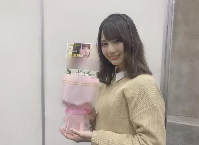 映画にハマり出すと、ほんとに抜けられないんですよね。今、すごく大好きな映画があって1人で見て盛り上がってます。気になる方は握手会とかで是非聞いて頂いても◎結構喋れる自信ありますよ。あ、実を言うと、私は話し出すと止まらないタイプの人です。 - 画像5