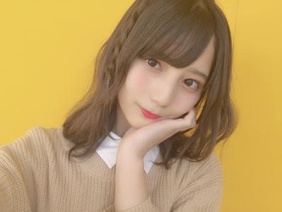 映画にハマり出すと、ほんとに抜けられないんですよね。今、すごく大好きな映画があって1人で見て盛り上がってます。気になる方は握手会とかで是非聞いて頂いても◎結構喋れる自信ありますよ。あ、実を言うと、私は話し出すと止まらないタイプの人です。 - 画像6