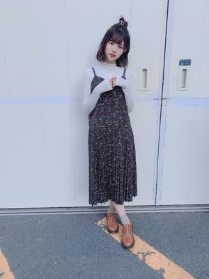 隣の席の美穂の身体が揺れていると思ったら、案の定ユニゾンエアーをやってました笑 - 画像2