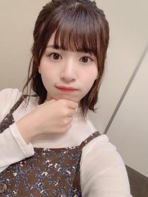 隣の席の美穂の身体が揺れていると思ったら、案の定ユニゾンエアーをやってました笑 - 画像4