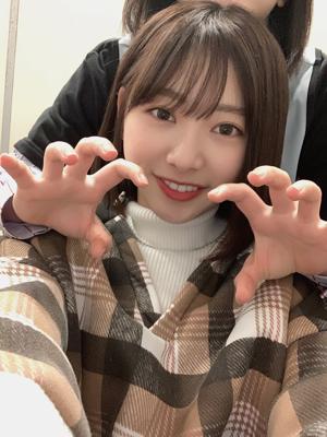 買った柿が硬かったので硬くなくなるまで買ったまま置いておくのだ - 画像2