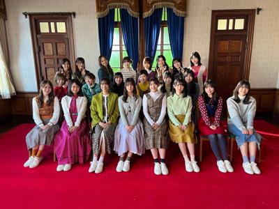 みんな笑ってるんでしょ！笑70年代の髪型に忠実に寄せに行ったのです！いや、怒ってないですからね！笑 - 画像8