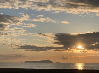 沈まない太陽、その先は。